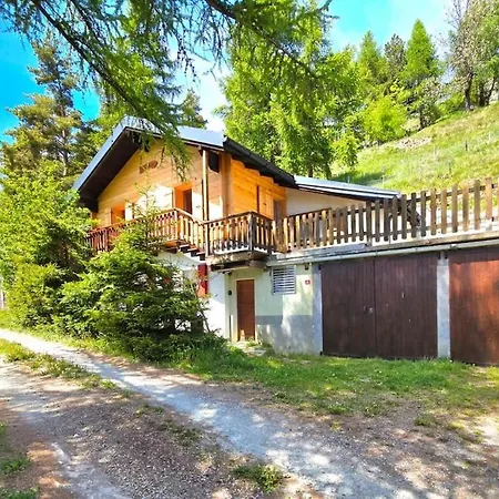 Chouc Per Le Avec Terrasses Et Vue Alpesi faház *